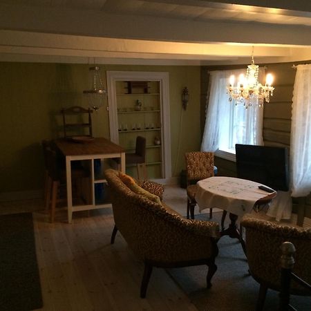 Gjestehuset Ibsen Гримстад Екстериор снимка